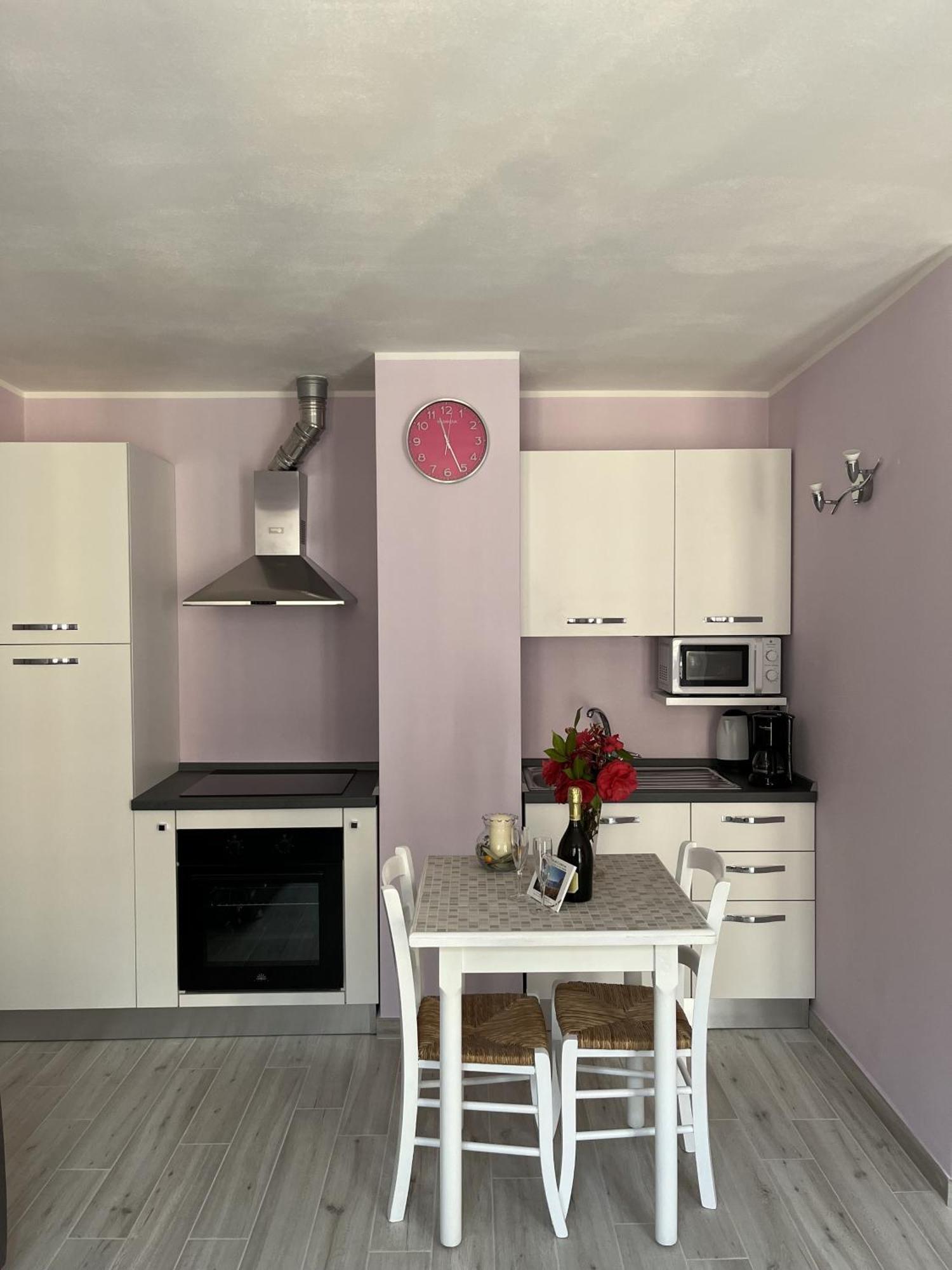 Casa Castellana Apt 1 E Casa Castellana Apt 2 Sala Comacina Eksteriør billede